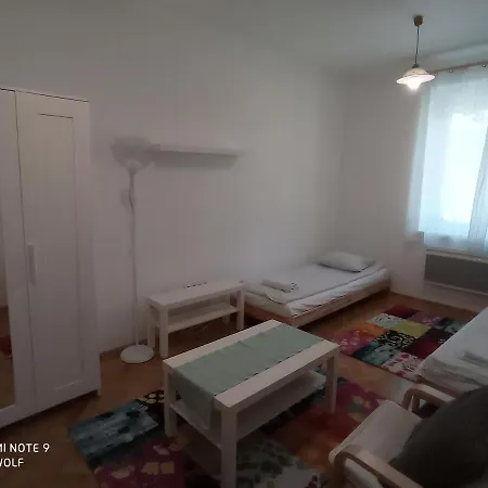 Gizella Apartment *